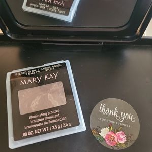 Mary Kay L.E. Gilded Glow Illuminating Bronzer